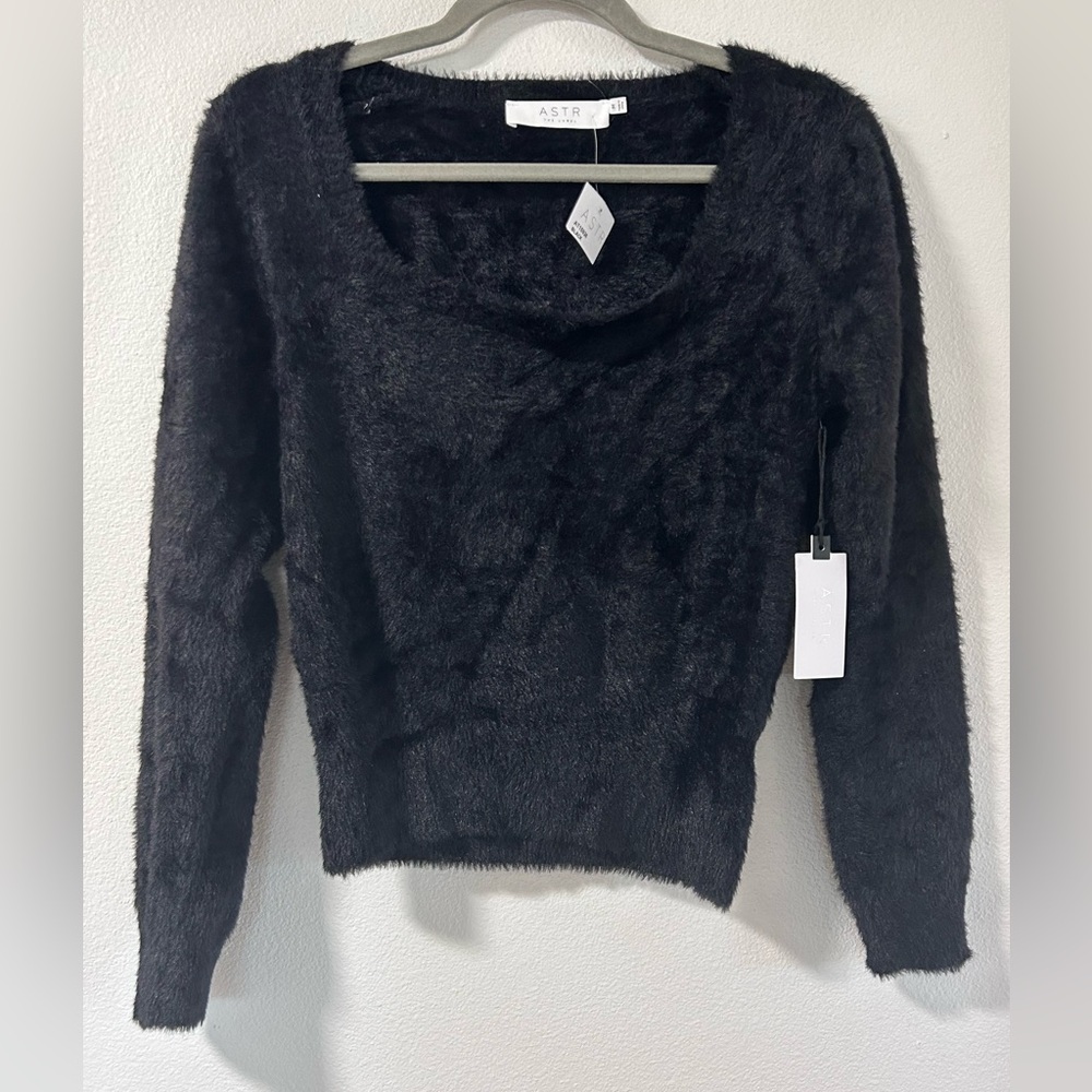 NWT ASTR The Label Black Fuzzy Crop Sweater Top Medium